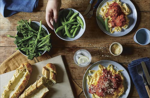 Family Comforts: Simple, Heartwarming Food to Enjoy Together - From the Bestselling Author of What Mummy Makes - Retail Maharaj