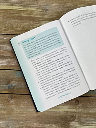 A Mindful Moment: 5-Minute Meditations and Devotions