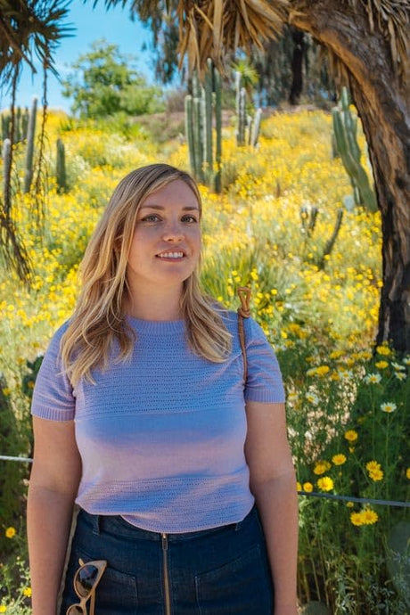 The Little Book of Bees: An illustrated guide to the extraordinary lives of bees - Retail Maharaj