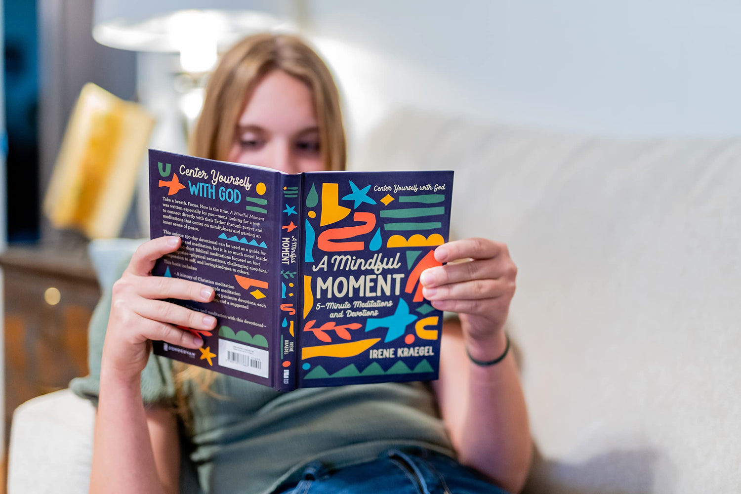 A Mindful Moment: 5-Minute Meditations and Devotions