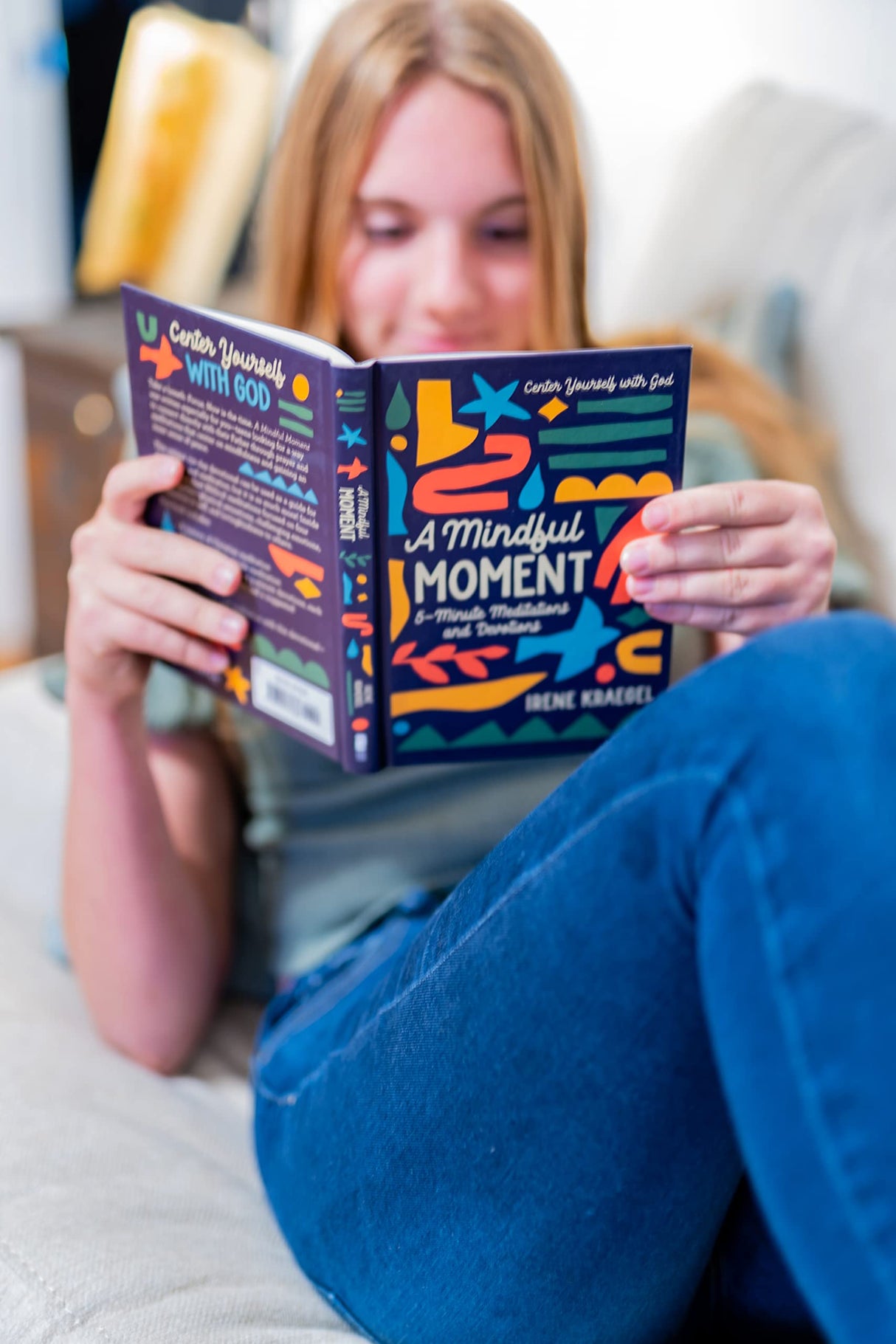 A Mindful Moment: 5-Minute Meditations and Devotions