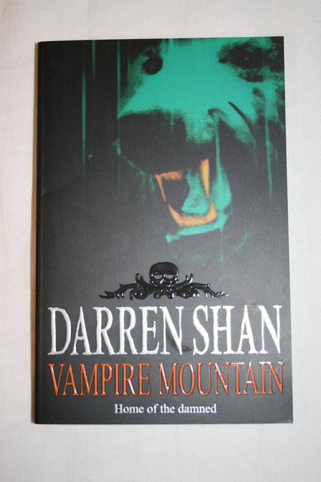 Vampire Mountain: Book 4 (The Saga of Darren Shan) - Retail Maharaj