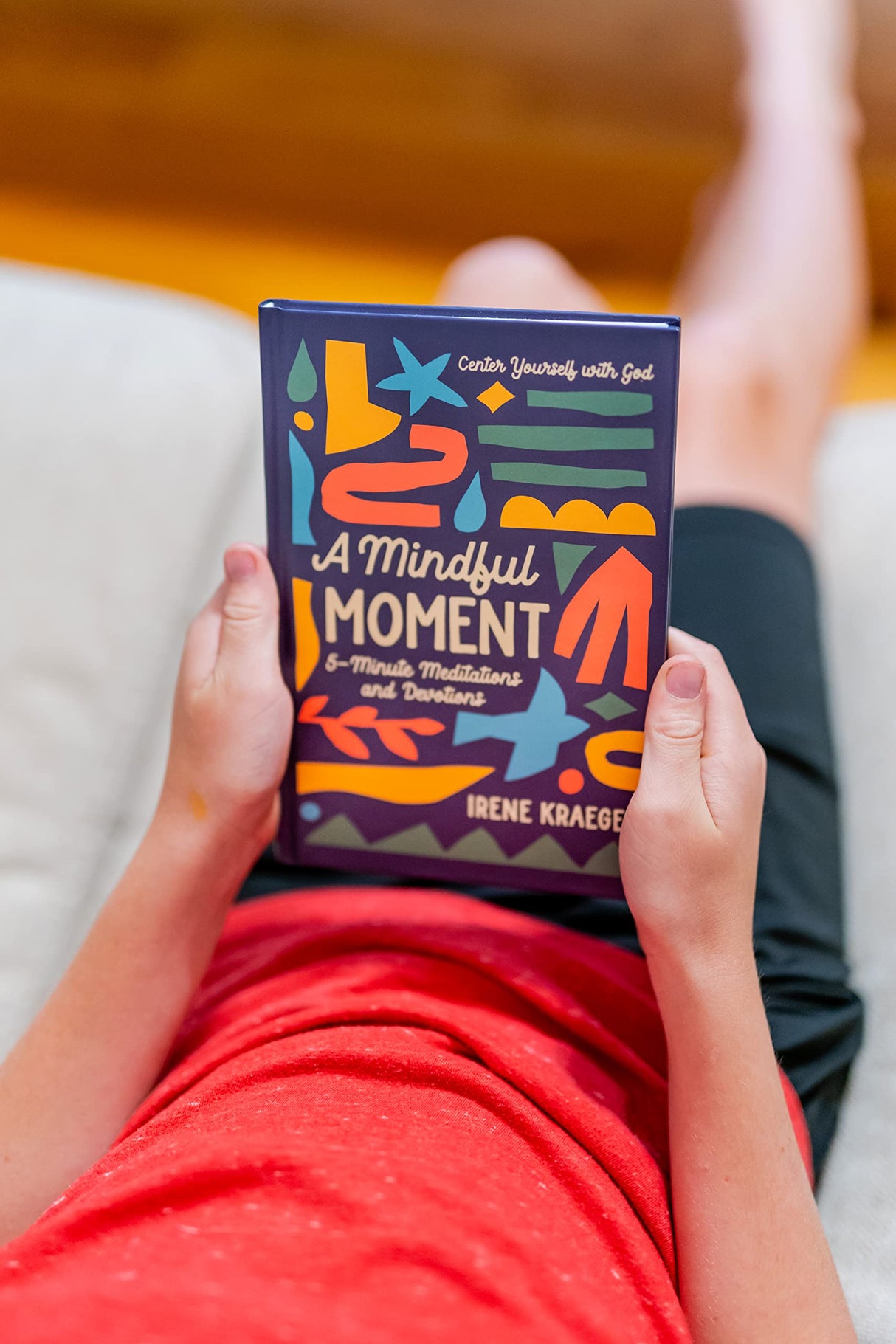 A Mindful Moment: 5-Minute Meditations and Devotions