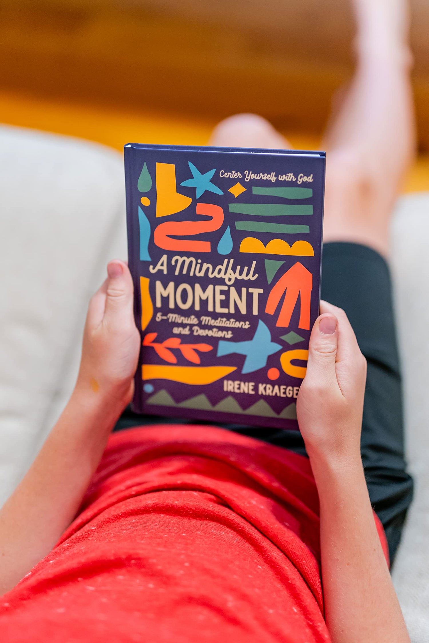 A Mindful Moment: 5-Minute Meditations and Devotions