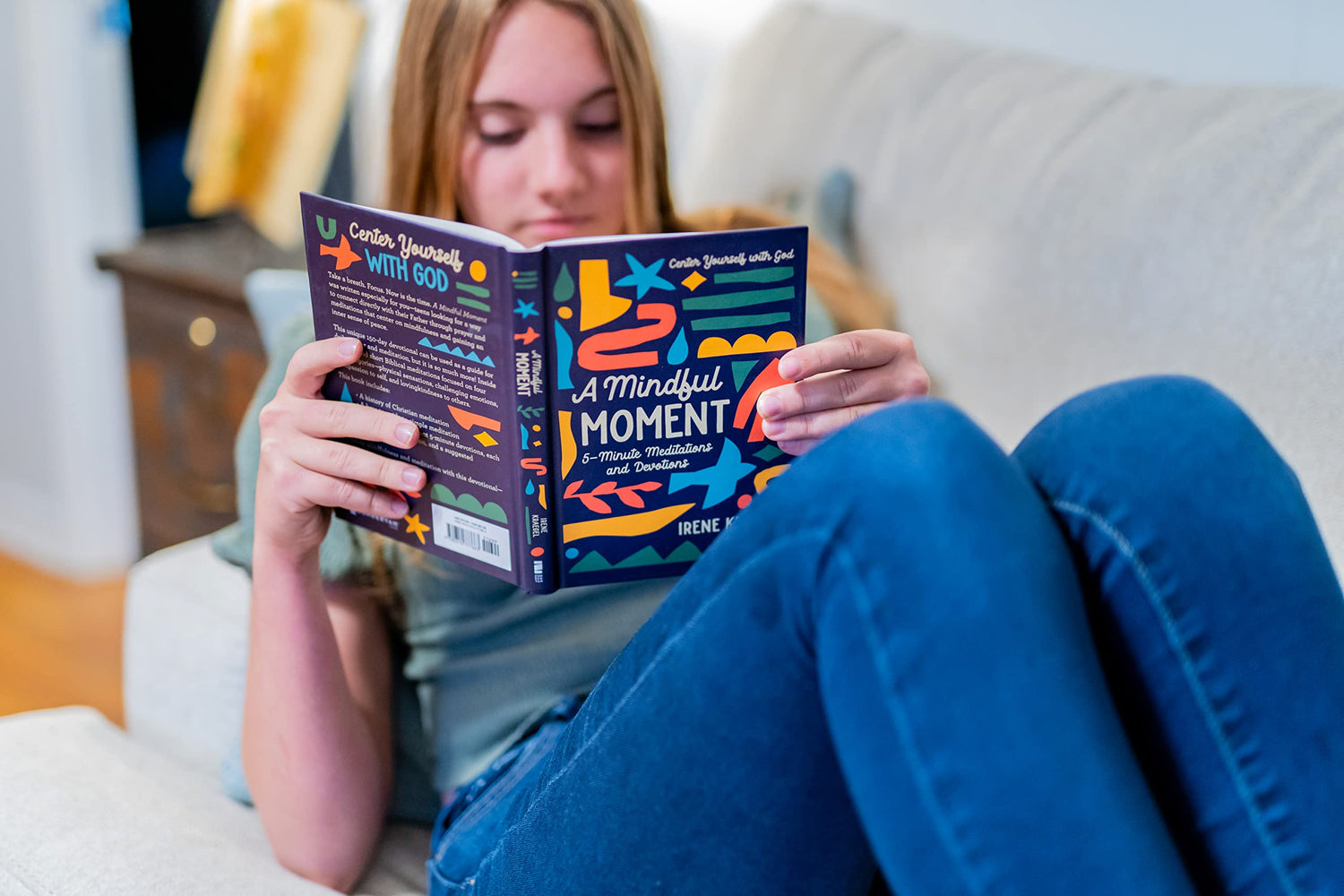 A Mindful Moment: 5-Minute Meditations and Devotions