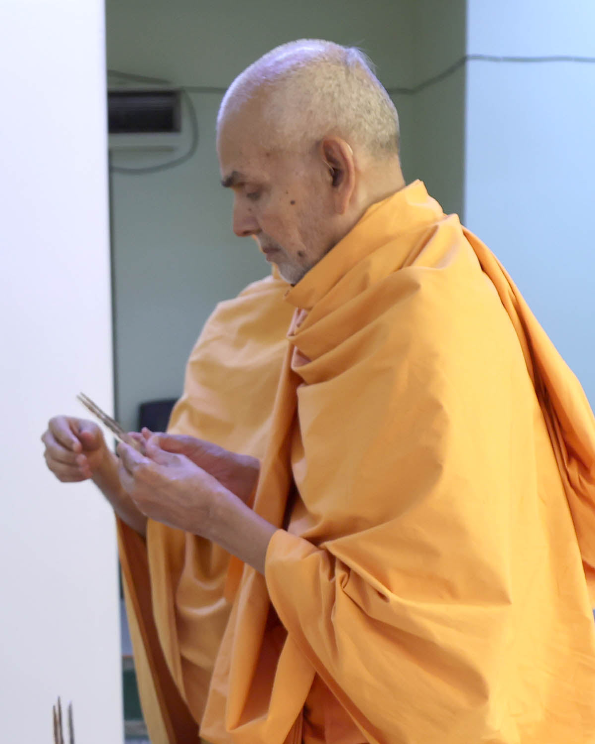 Akshar Purushottam Maharaj (Acrylic & Stand: Small) - Retail Maharaj