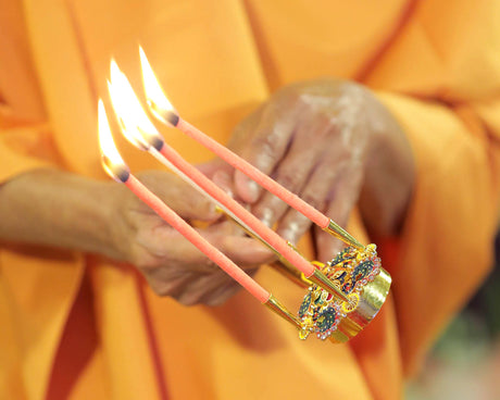 Pooja 5 Diya Aarti Metal Stand – Ornamental Diya for Spiritual Rituals - Retail Maharaj