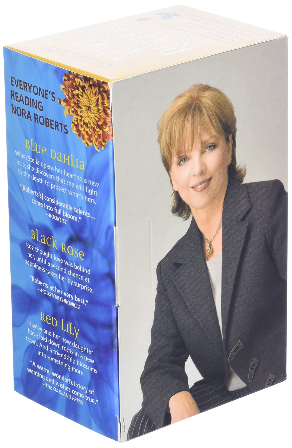 Nora Roberts In The Garden Box Set (In the Garden, 1-3)