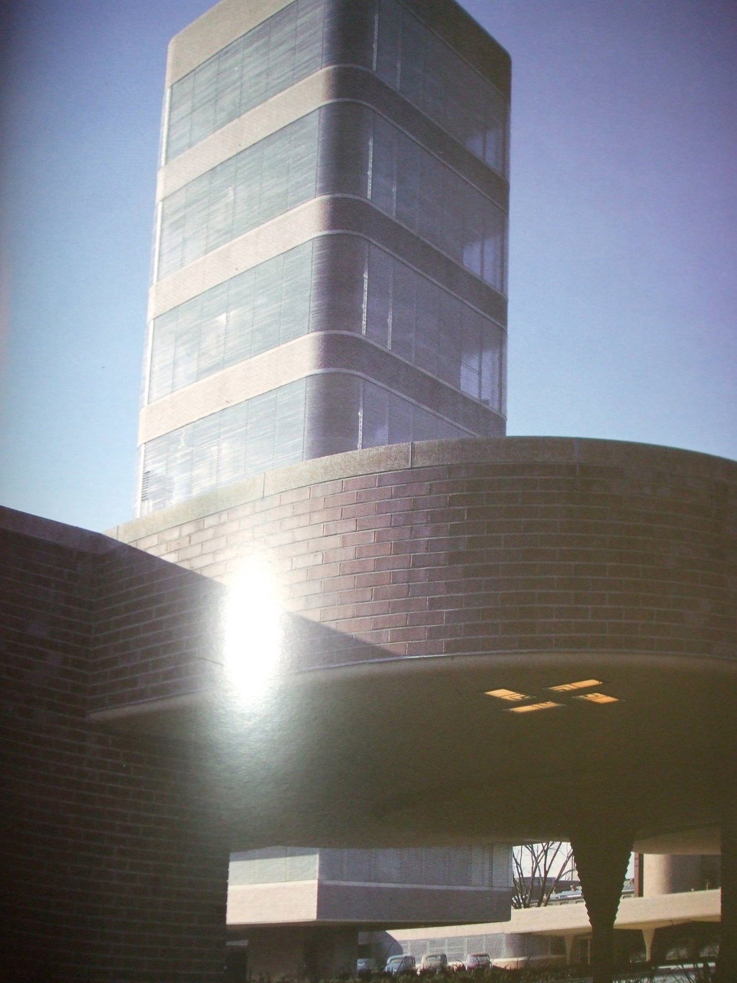 Frank Lloyd Wright - Retail Maharaj