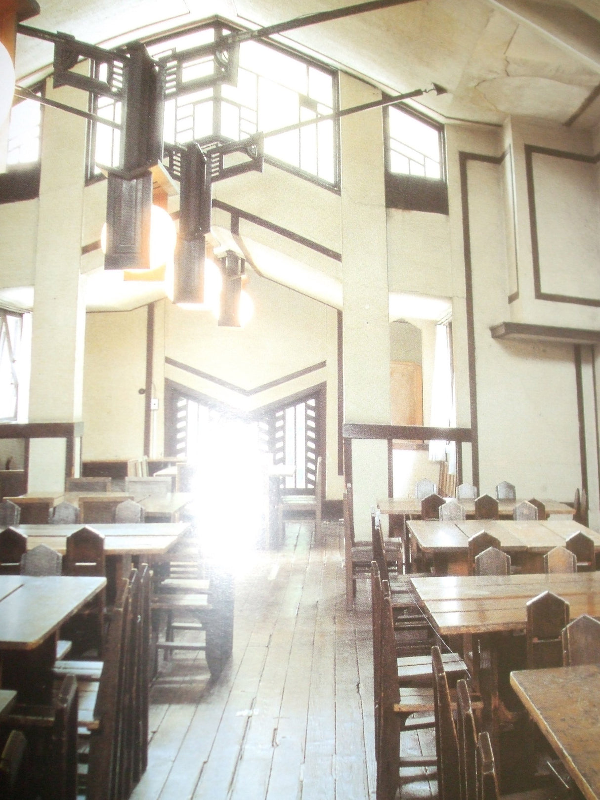 Frank Lloyd Wright - Retail Maharaj