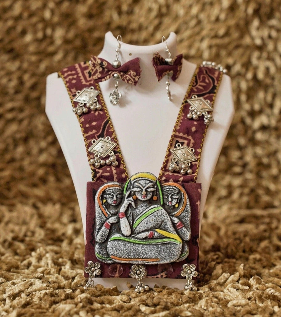 Madhurya Tribal Art Necklace Set - Hand-painted Tribal Locket with Maroon Handloom Fabric - Retail Maharaj