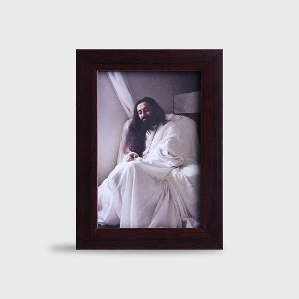 Photo Frame 4 x 6 inch | Premium Frame featuring Gurudev Sri Sri Ravi Shankar - Retail Maharaj