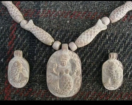 Soapstone Carving – Mermaid Pendant Set (Matsyakanya) from Odisha – Tribal Folk Jewelry - Retail Maharaj