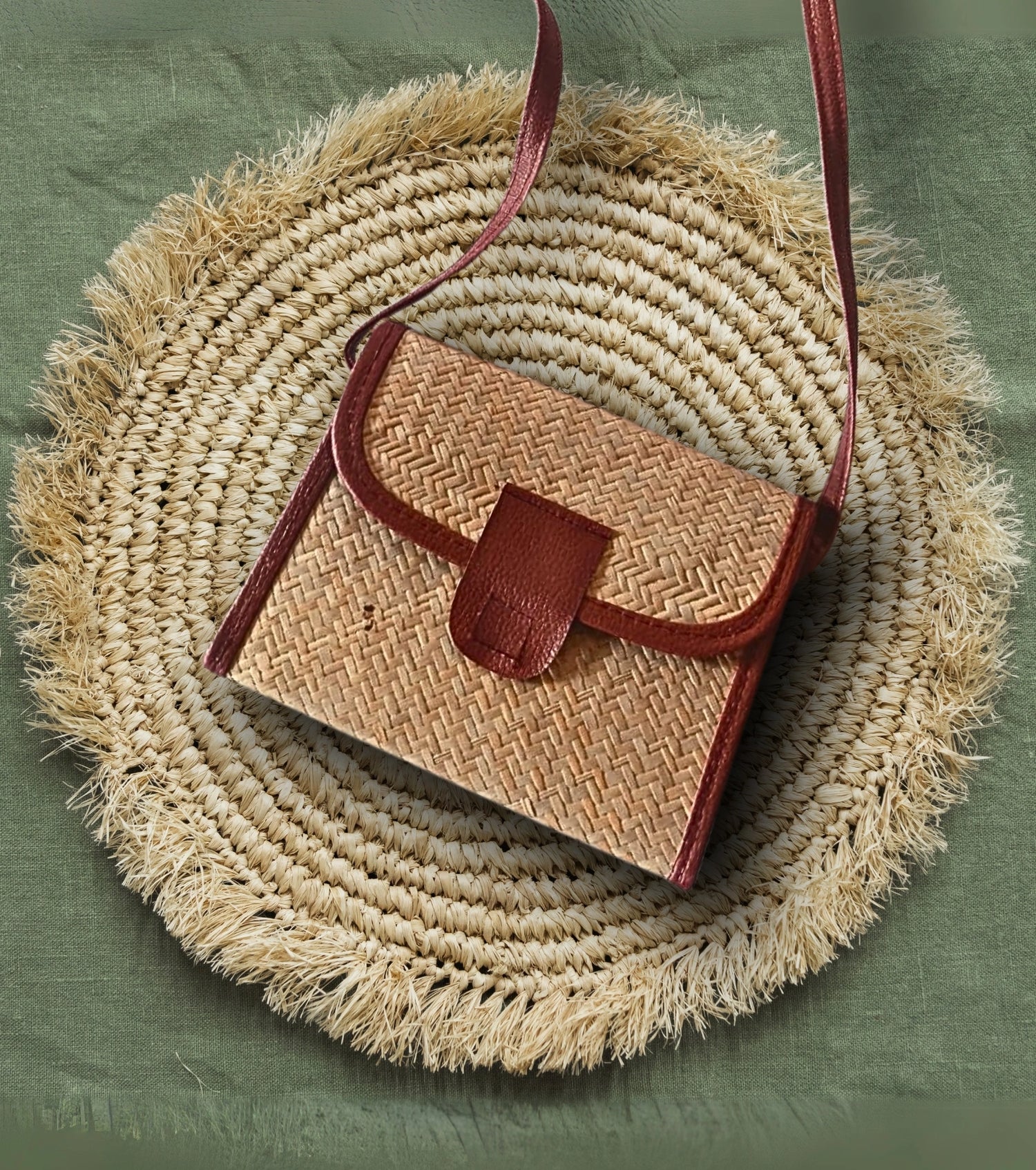 KaanaWeave Dhokra Sling Pouch – Handcrafted Brass ‘Lost-Wax’ Dokra Art Accessory (3 x 6.5 inch) | Tribal Metalwork Fashion Pouch - Retail Maharaj