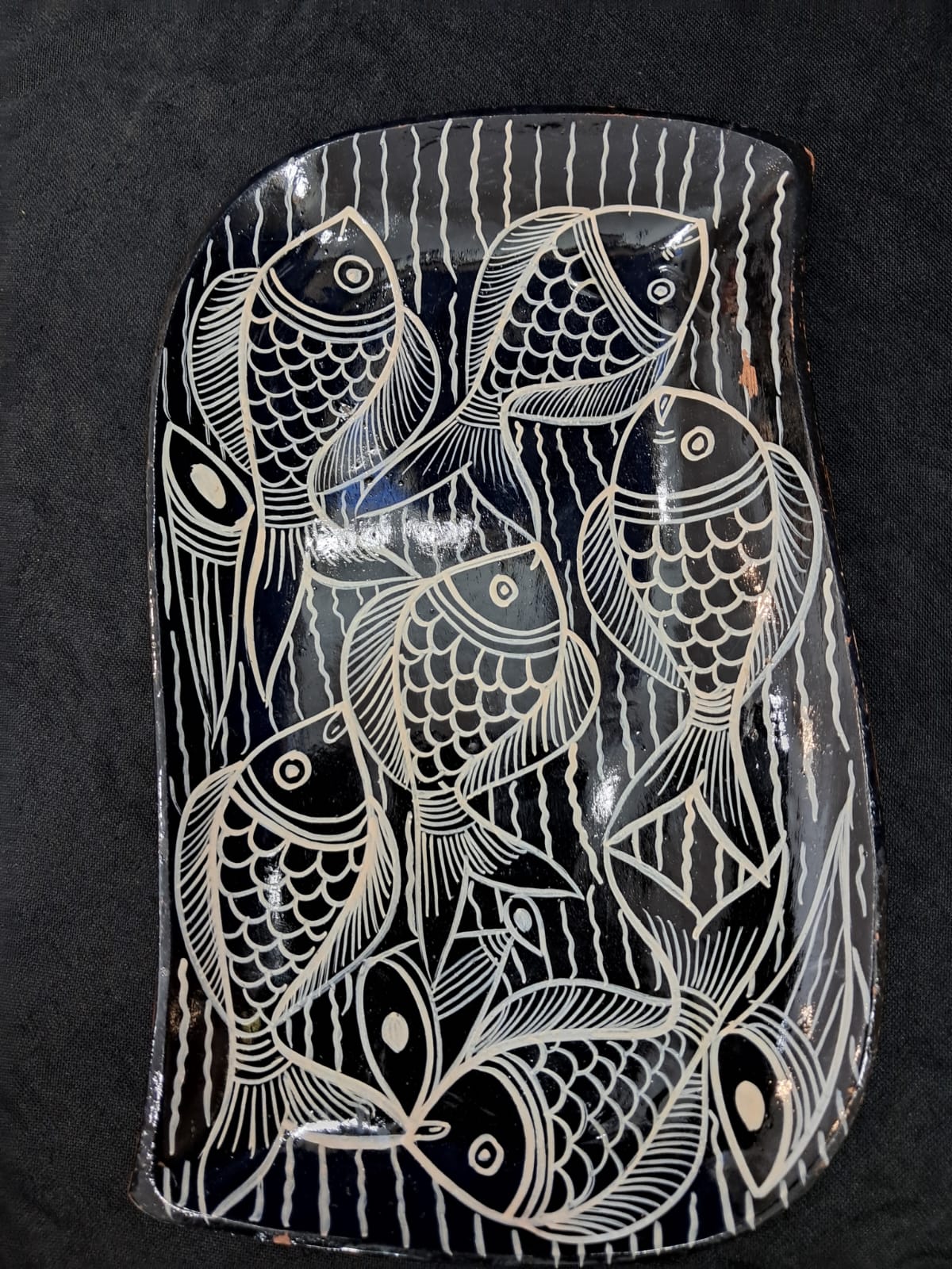 Ocean Whispers – Handcrafted Fish Tray