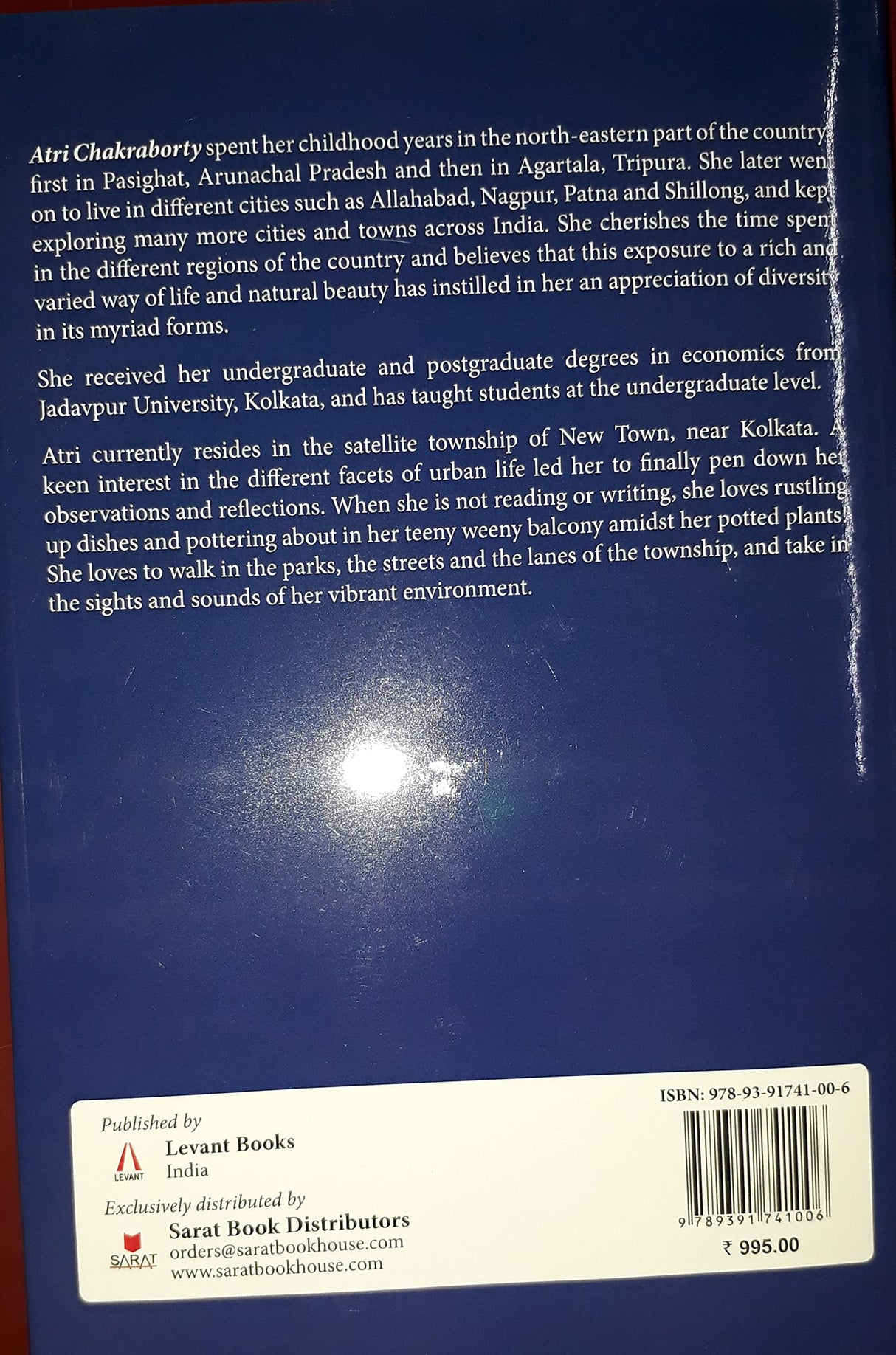 New Town : The Shining Satellite Of Kolkata (geography, urban studies) By Atri Chakraborty Published in 2021 (9789391741006) - Retail Maharaj