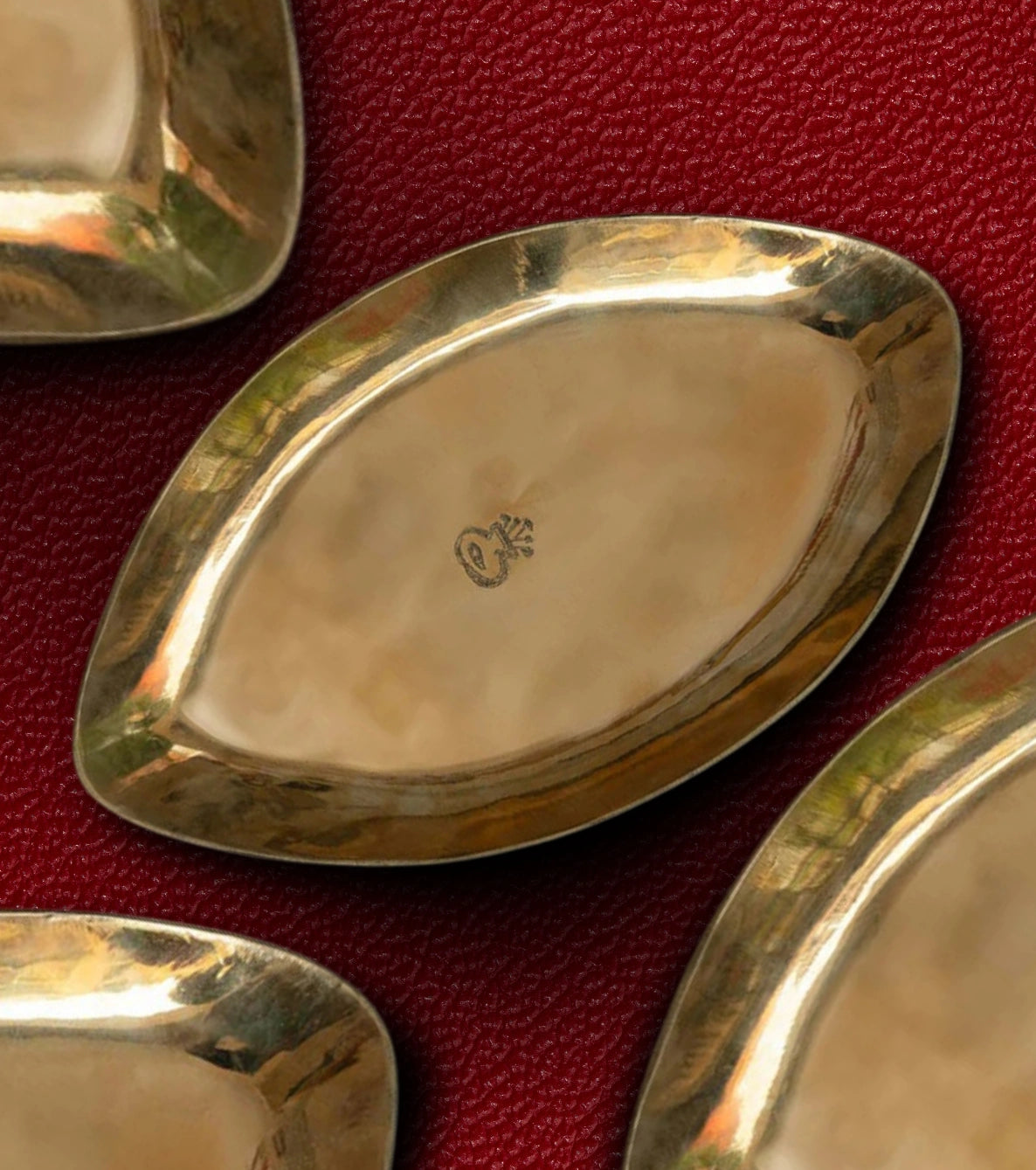 Pure Kansa Boat Shaped Tray (12 x 6.5 Inches) - Retail Maharaj