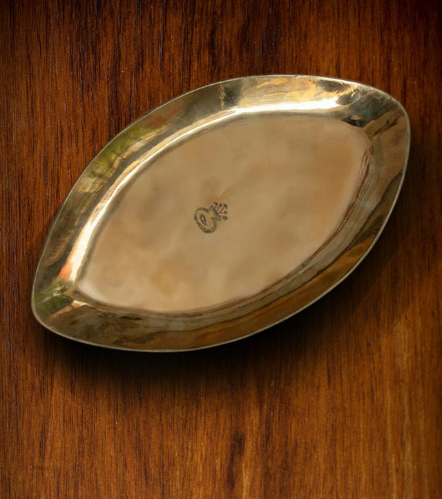 Pure Kansa Boat Shaped Tray (12 x 6.5 Inches) - Retail Maharaj