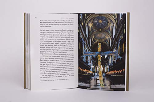 Living with the Gods: On Beliefs and Peoples - Retail Maharaj