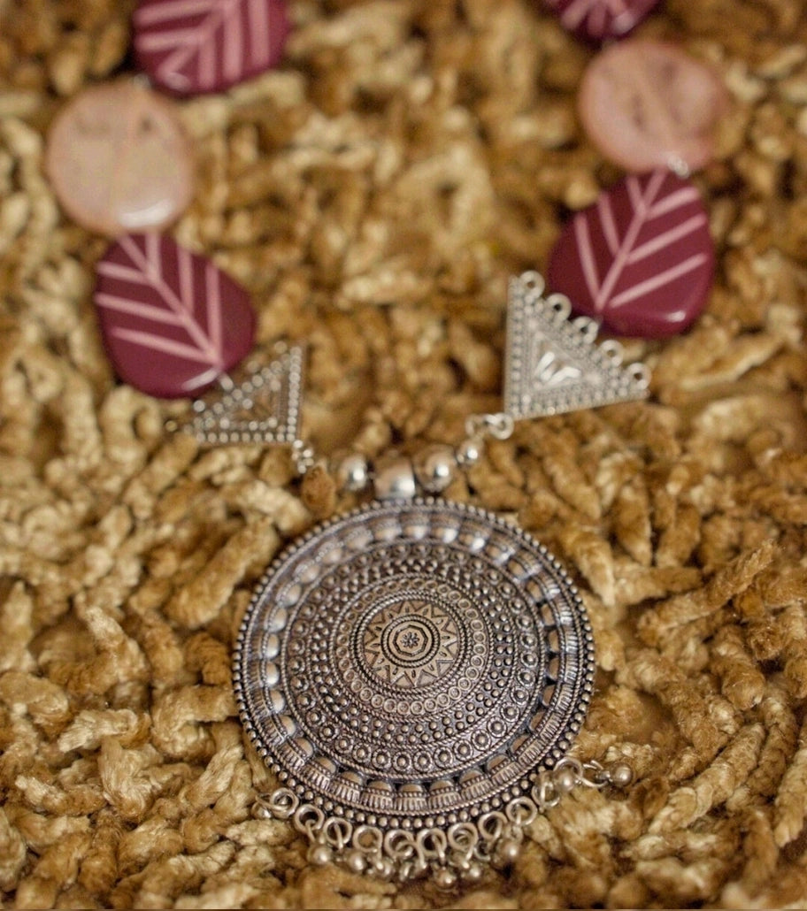 Tribal Radiance Oxidized Necklace Set – Bold Silver Pendant with Leaf Motifs & Resin Beads