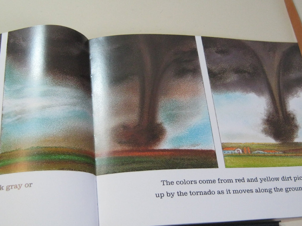Tornado Alert: Stage 2 (Let's-Read-and-Find-Out Science 2)