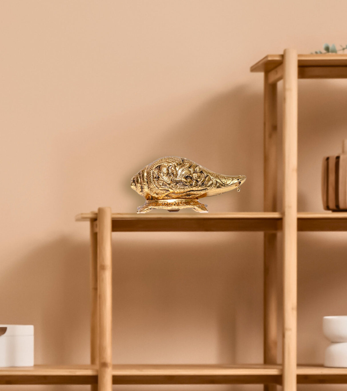 Conch with Divine Carvings in Antique Gold-Finish Alloy – Spiritual Decoration for Pooja Rooms & Festive Gifting