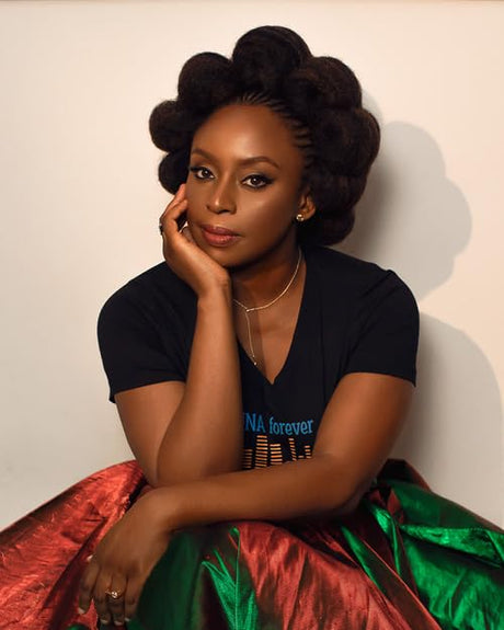 Half of a Yellow Sun [Paperback] Ngozi Adichie, Chimamanda - Retail Maharaj