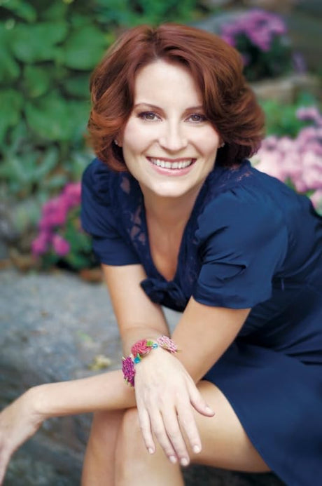 The Princess Diaries: To the Nines [Paperback] Meg Cabot - Retail Maharaj